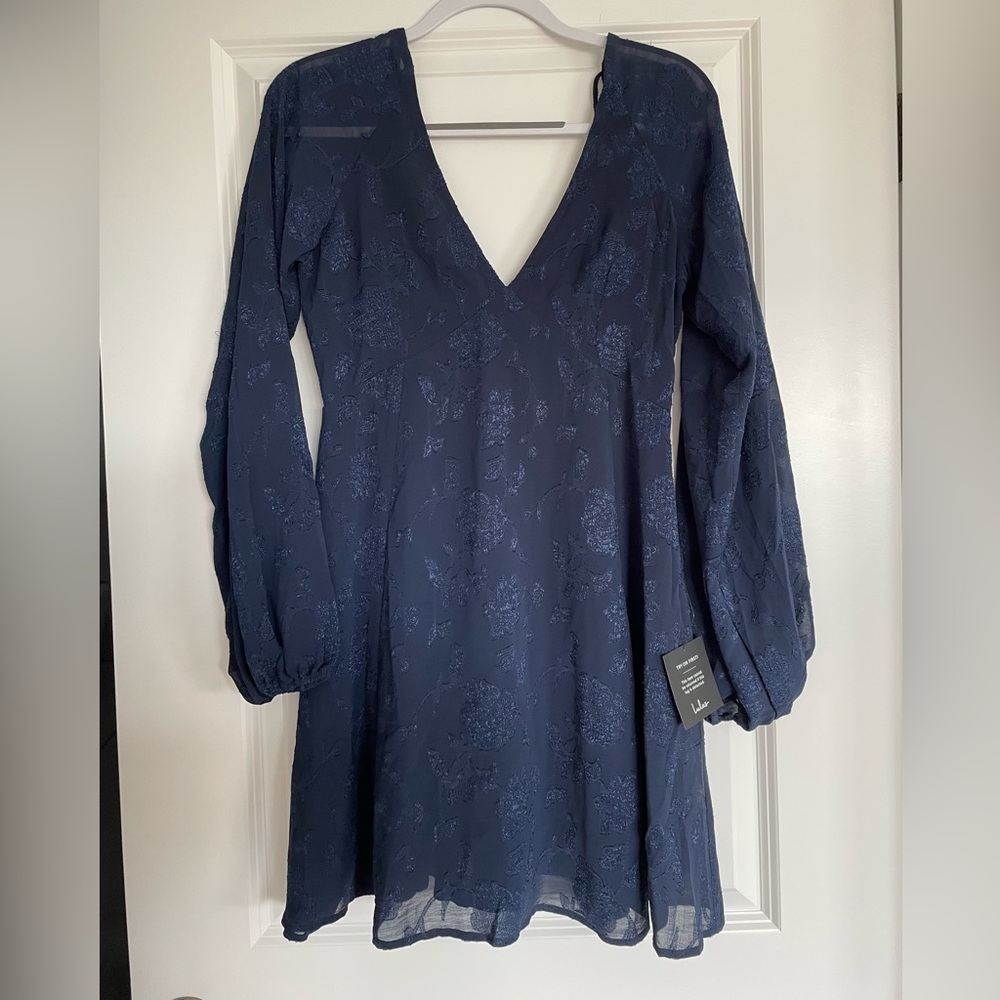 NWT Lulus long sleeve dress. Size medium.